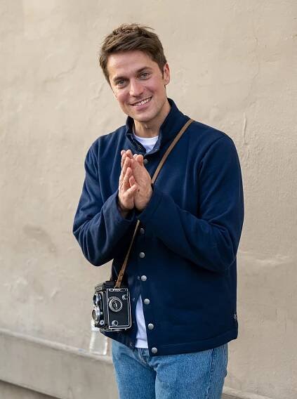 Lucas Bravo Trades Aprons for Dior Suits in Mrs Harris Goes to Paris