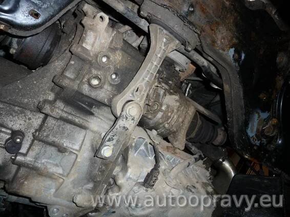 Výměna rozvodů a vodní pumpy – Octavia 20v turbo - www.autoopravy.eu