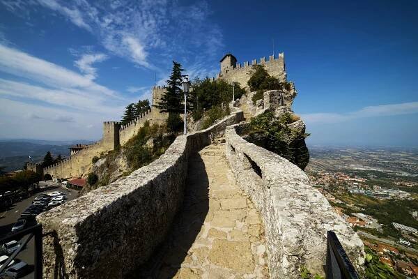 San Marino Cesta Tower Wallpaper