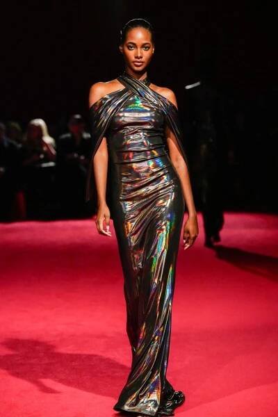 Christian Siriano Fall 2025 Ready-to-Wear Runway, Fashion Show & Collection Review [PHOTOS] Šaty, Christian Siriano, Haute Couture, Módní Přehlídka