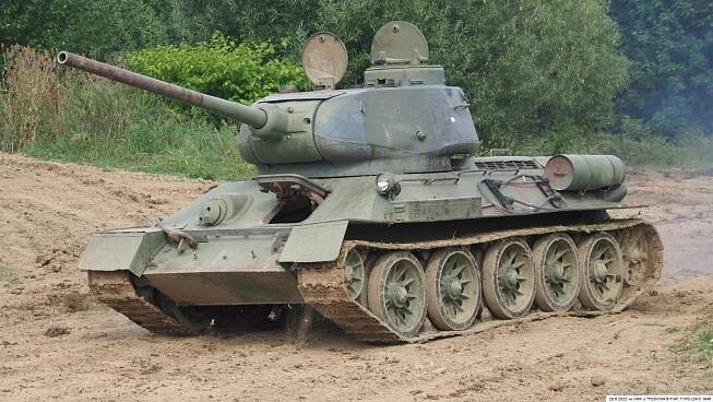 Jaké je to být vojákem? Okuste jízdu ve vojenské technice nebo historické akce