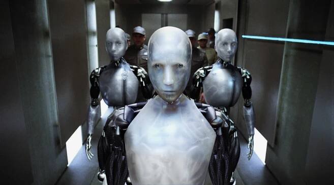 Já, robot - V roce 2035 se roboti stali naprosto běžnou součástí lidského života.