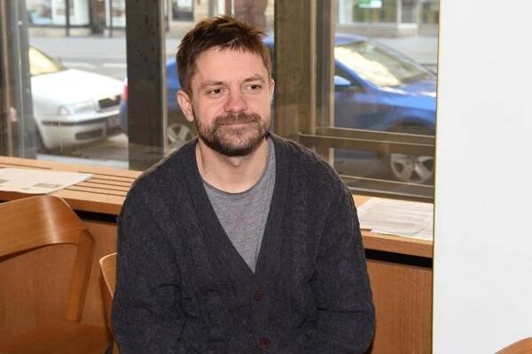 Tajemný syn Jiřího Mádla: Záhada kolem jeho matky se začíná vyjasňovat