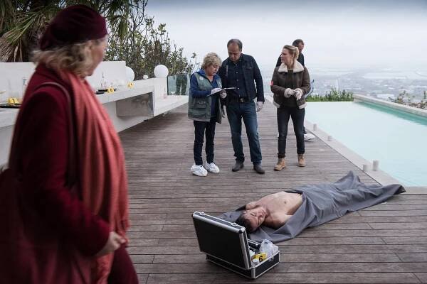 Policajtka Barbie - Souvent femme varie… - Z filmu - Cécile Bois, Marie Vincent, Olivier Cabassut, Yeelem Jappain