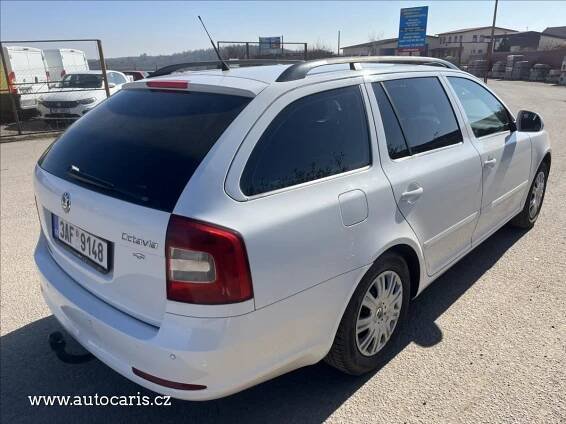 Škoda Octavia 1,6 TDi KLIMA 2xKOLA ROZVODY kombi - Foto 6