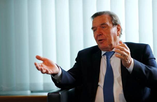 Bývalý německý kancléř Schröder lobbuje za ruské zájmy. ‚Problém je jeho ego, nenechává ho v klidu‘