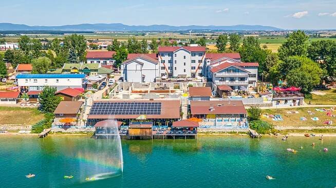 Pobyt u Slunečných jezer s polopenzí, wellness i vstupem do aquaparku