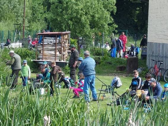 Rybářské závody na Obecním rybníku - Oficiální stránky obce Čejetice
