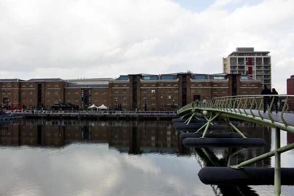 Docklands Floating Bridge – Wikipedie