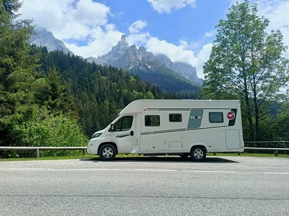 Dolomity obytným vozem