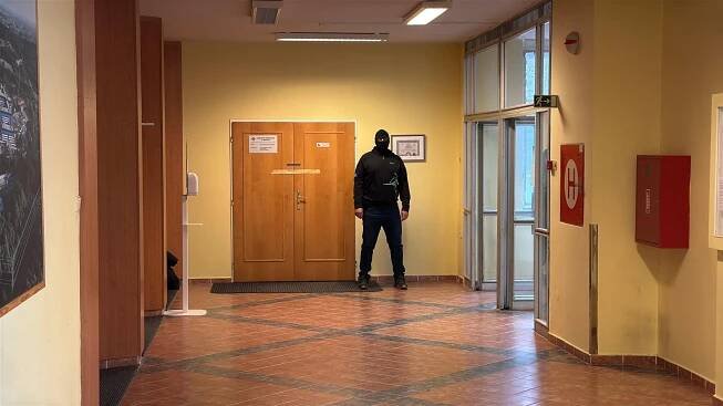 Korupční kauza Motol: Obviněných může být až 18. Někteří se mohli jeho doručení vyhnout