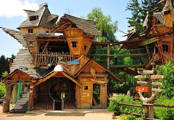 Crazy House - Vítejte v prvním rodinném zábavním parku v Sasku