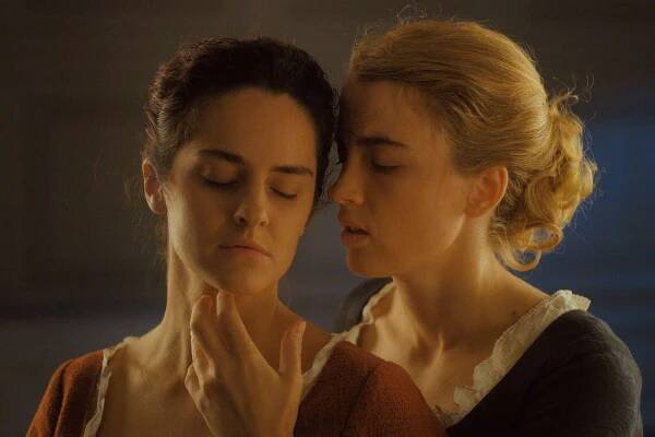 Adéle Haenel and Noémie Merlant in Portrait of a Lady on Fire