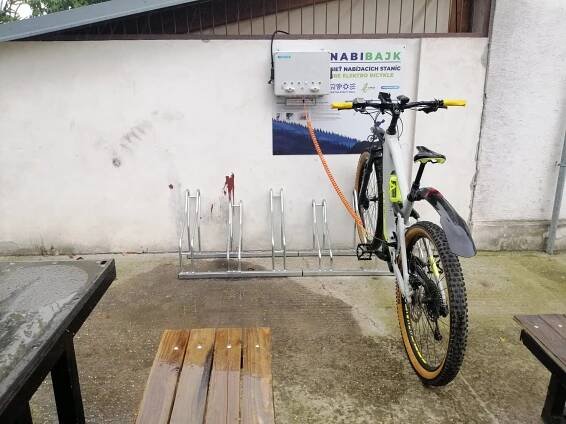 Nabíjecí stanice pro elektrokola V.I.P Bar Vysoká pri Morave – Powerbox.one