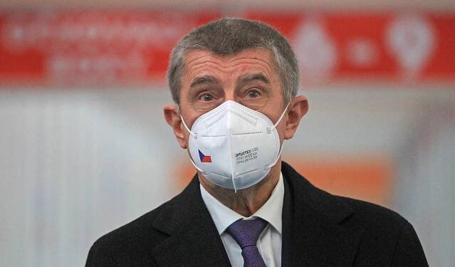 Babiš by měl nechat hlasovat o důvěře vládě, míní skoro polovina Čechů