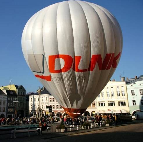Let balonem dostali darem