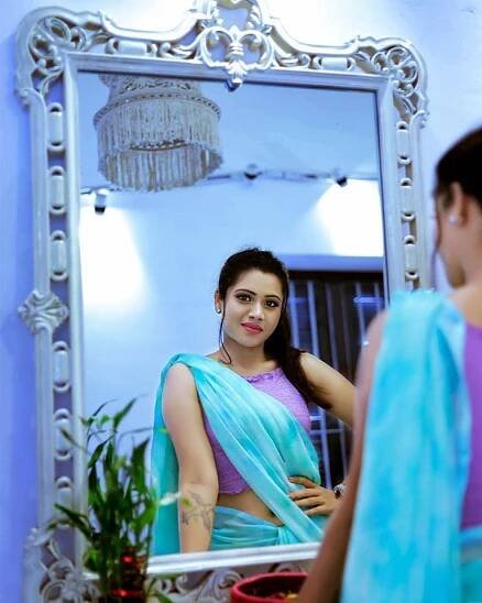 Stunning Aarthi Subash