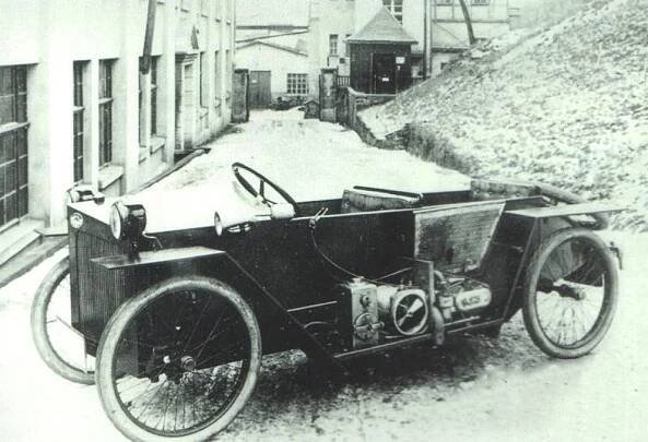 První automobil D.K.W. ve spolupráci s R. Slabym
