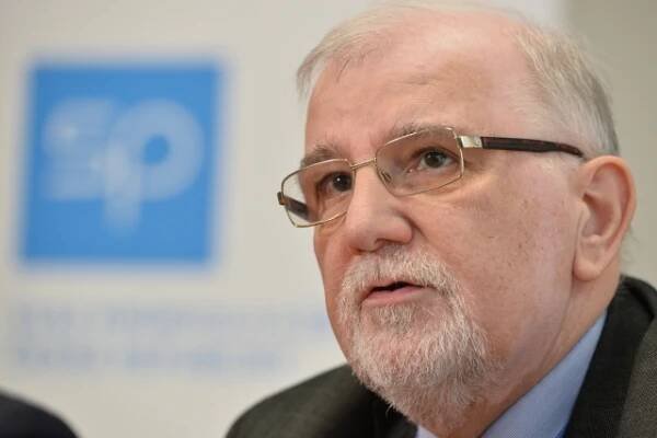 Jaroslav Hanák obhájil v květnu 2019 už podruhé funkci prezidenta Svazu průmyslu a dopravy ČR. V představenstvu svazu působí od roku 2003.