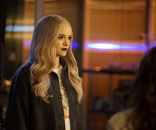 Flash - Death Rises - Z filmu - Danielle Panabaker