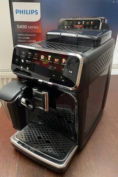 Nefunkční: Automatický kávovar Philips Series 5400 LatteGo EP5446/70