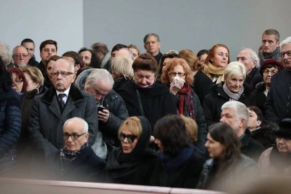 VIDEA: Pohřeb Táni Fischerové (†72), nejlepší přítelkyně Dagmar Havlové