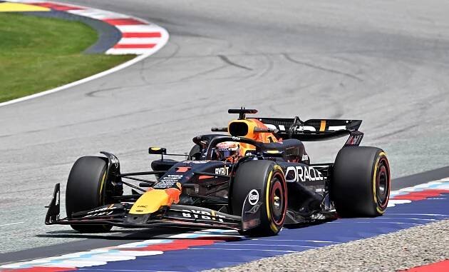 Max Verstappen získal pole position ve sprintu Velké ceny Rakouska