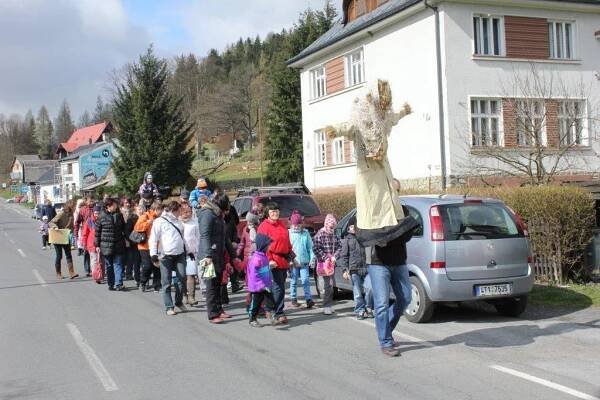 Vítání jara 2014 - Oficiální stránky obce Malá Morávka