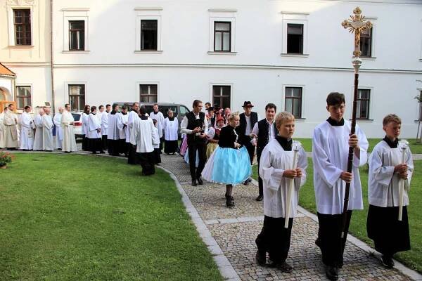 Augustiniánské opatství a farnost - Slavnost Nanebevzetí Panny Marie 15. 8. 2019