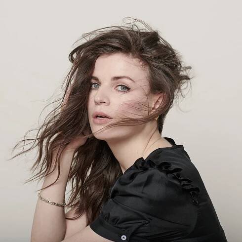 Aisling Bea: ‘A lot of top female comedians have absent or dead fathers – look into that, scientists’
