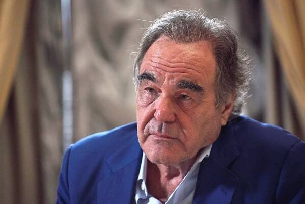 Oliver Stone Says Russia's Anti-Gay Propaganda Law Is 'Sensible'