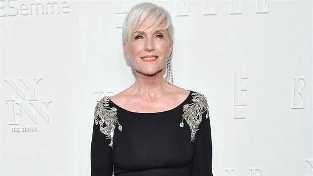 I na prahu sedmdesátky navštěvuje Maye Musk mnoho společenských akcí zejména módního světa.