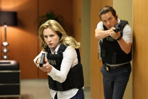 The Rookie: Feds - Standoff - Z filmu - Britt Robertson, Kevin Zegers