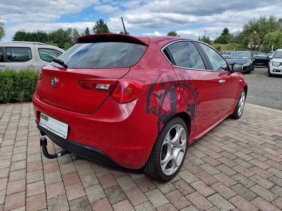 Prodej Alfa Romeo - Giulietta REZERVOVÁNO!! 1,4 Ti 88kW XENONY 1.