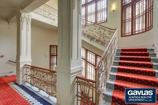 Obchodní palác Sparkasse Karlovy Vary – u Vřídelní kolonády, Divadelní náměstí | GAVLAS, spol. s r.o.