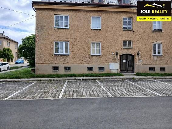 Pronájem venkovního parkovacího místa, 15 m2 - Opava Předměstí | RealityMIX