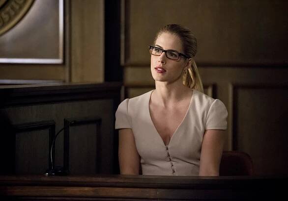 Arrow - Procesní listina č. 11-19-41-73 - Z filmu - Emily Bett Rickards