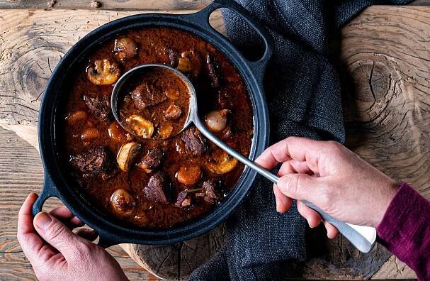 Bourguignon pomalu dušený v troubě. Jak na něj?