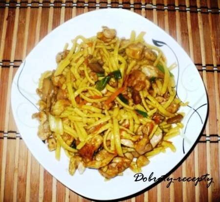 Špecle (spätzle) s kuřecím masem