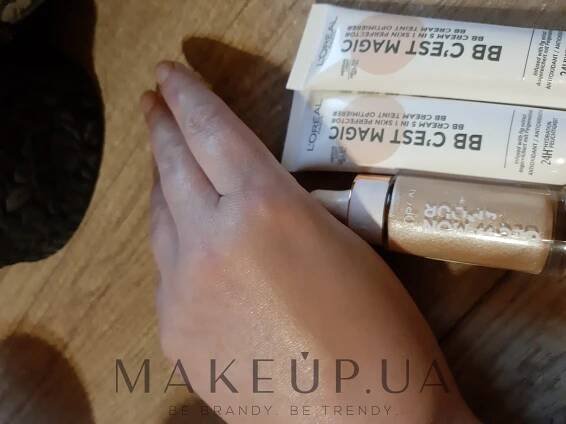 L’Oreal Paris C'est Magic 5v1 - BB krém | Makeup.cz