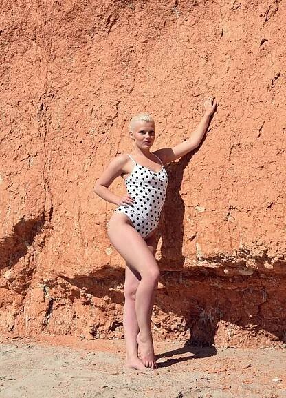 Zpěvačka Niki Mertlová dospěla a chystá se na sólovou dráhu - First Style