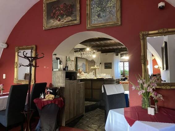 Restaurace Hotel Ennius foto 2