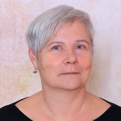 Holinková Irena