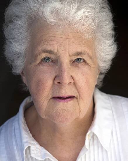 STEPHANIE COLE-326aa-web-annand-headshot.jpg