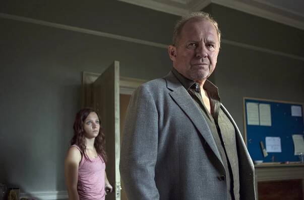 Cheat - Episode 2 - Z filmu - Molly Windsor, Peter Firth