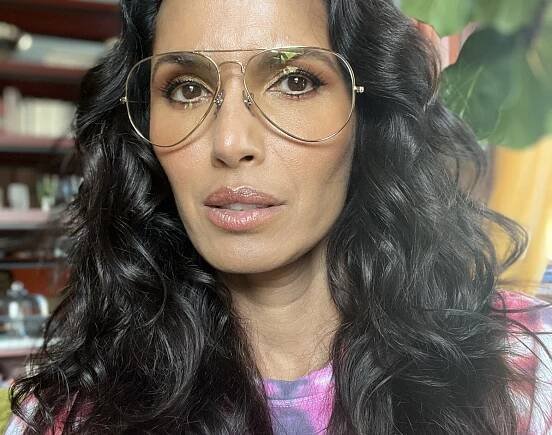 “Sex and the City Is Owned by the Fans”: Sarita Choudhury on Men, Makeup, and Menopause