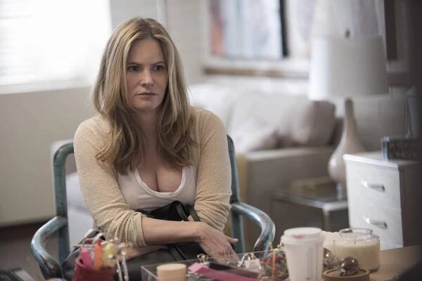 Atypický - Antarktida - Z filmu - Jennifer Jason Leigh
