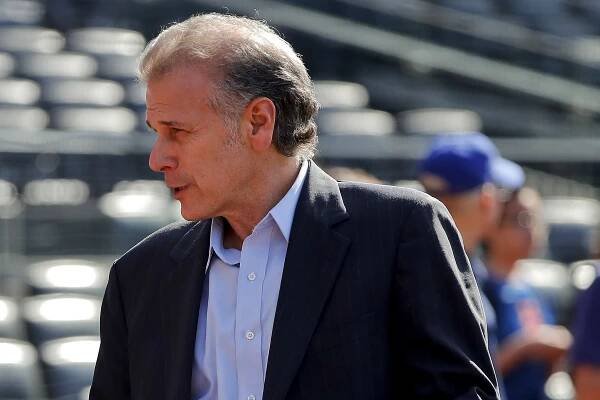 The Mets rehired David Newman despite warnings from female staffers