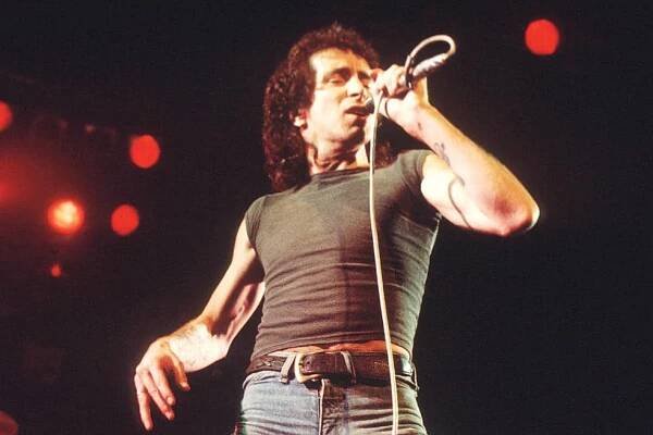 „Rainbow in the Dark” – Dio: Povestea din spatele cântecului – Radio Total România
