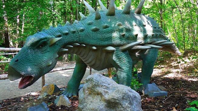 Soubor:Polacanthus, DinoPark Vyškov.JPG